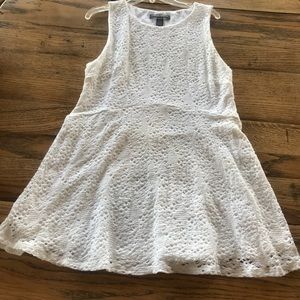 Sleeveless maternity top